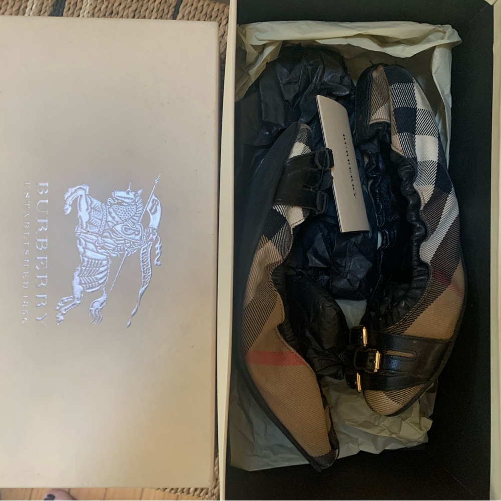 Burberry ballet flats